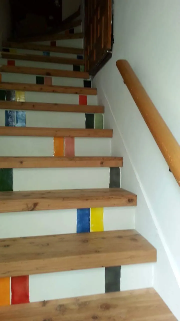 CARREAUX ARTISANAUX EN CÉRAMIQUE 100% FAIT MAIN