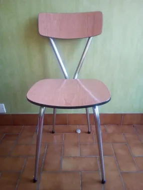 Chaise en formica